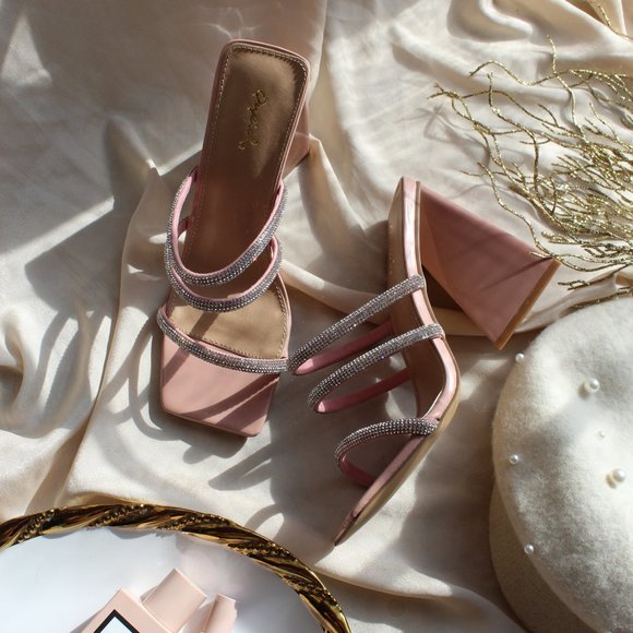 Shoes - 🚨LAST ONE// Blush strappy block heel